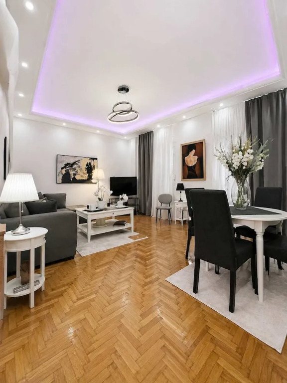 Urban Noir Escape Neos Kosmos Chic Stay