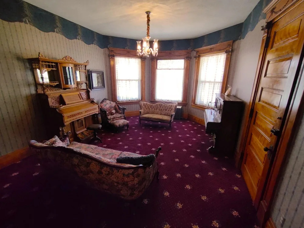 The Weis Mansion Bed and Breakfast