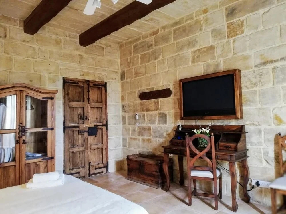 Village Knights Accommodation