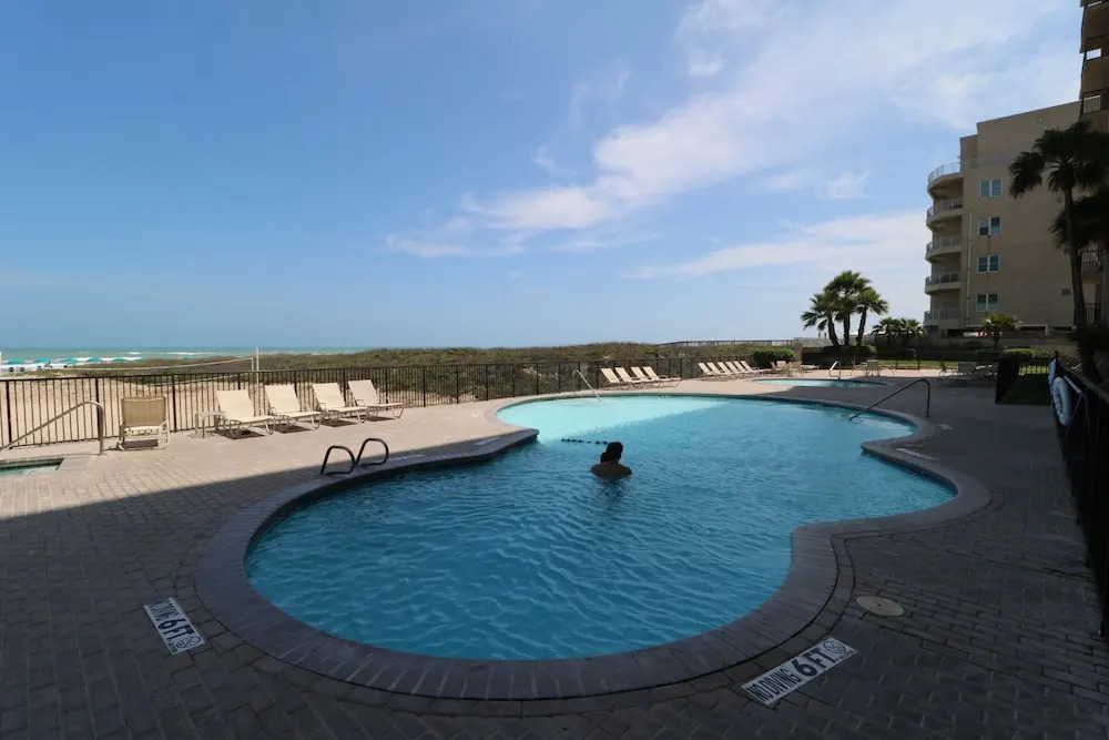 Oceanvista Condominiums by Cheap Getaway