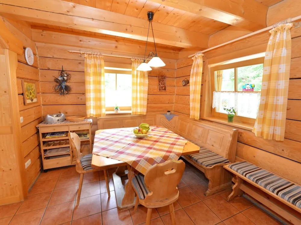 Ferienhaus aus Holz in der Nahe des Skigebiets