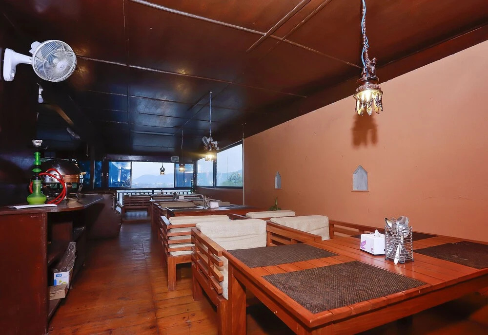 OYO 132 Hotel Fly Inn