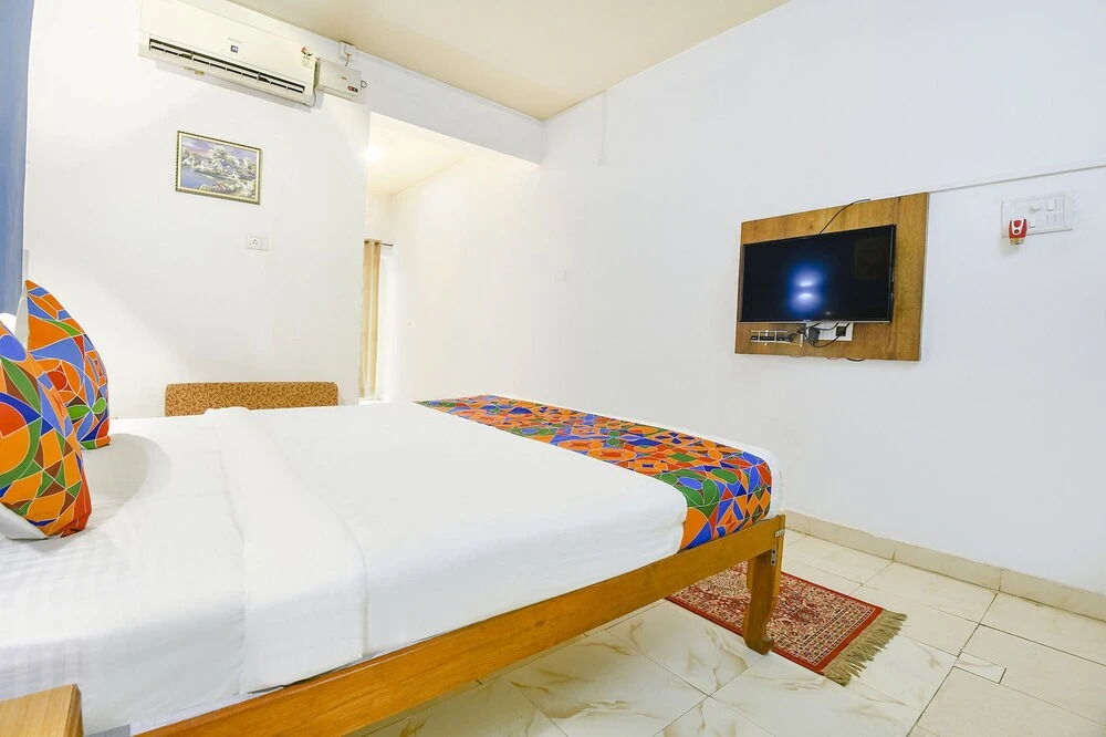 FabHotel Benz Destination - 700m Candolim Beach