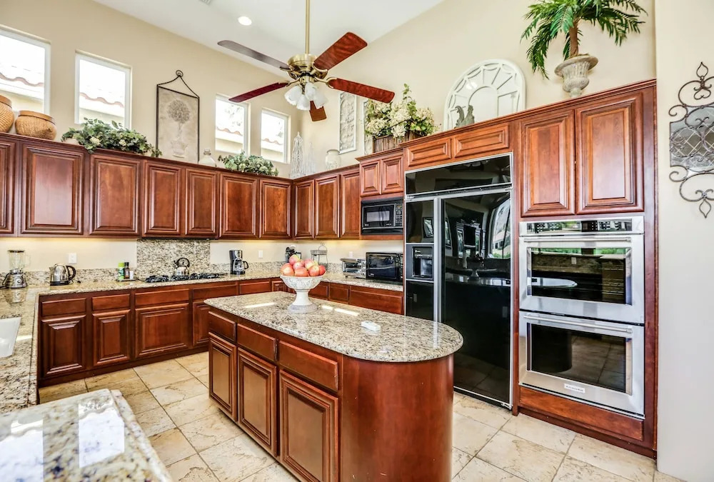 Golf View Drive - 4 Br Home