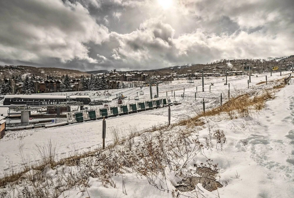 Ski-in/out Snowmass Condo w/ Community Hot Tub!