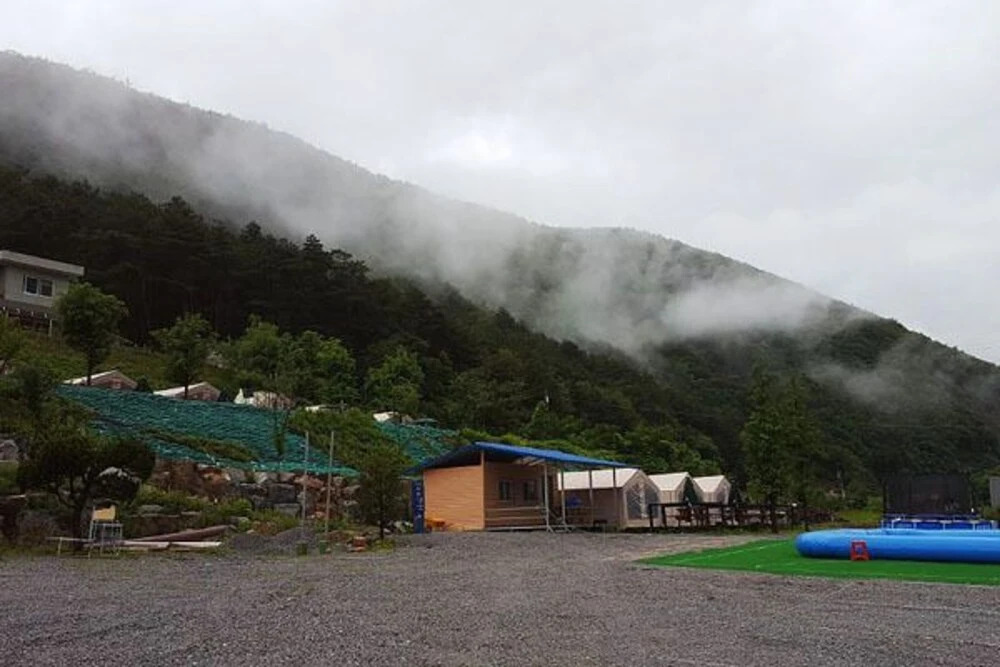 Yeongwol Dong-river Glamping&pension