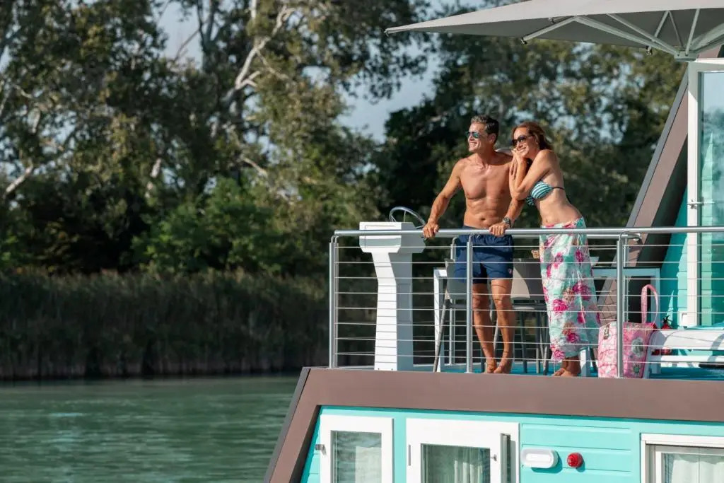 Marina Houseboat 2 pax