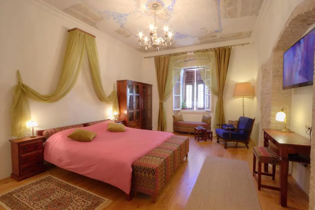 Petrizio Palace