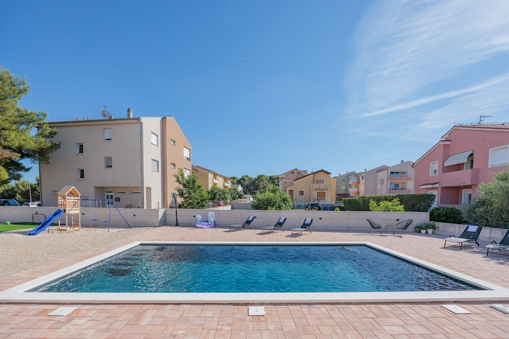 Apartments Labar