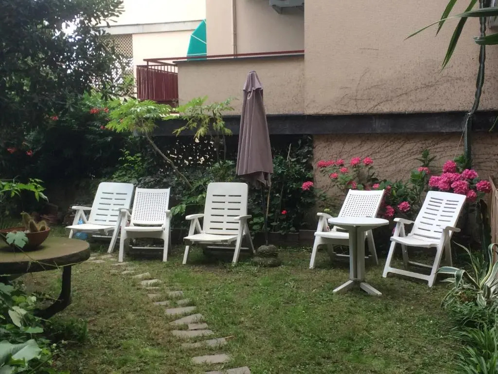 GUEST HOUSE BERZEFI