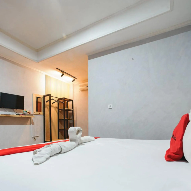 RedDoorz Plus @ Jalan Raden Intan Lampung