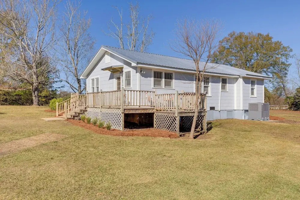 Quiet Grove Hill Cottage w/ Wraparound Deck!