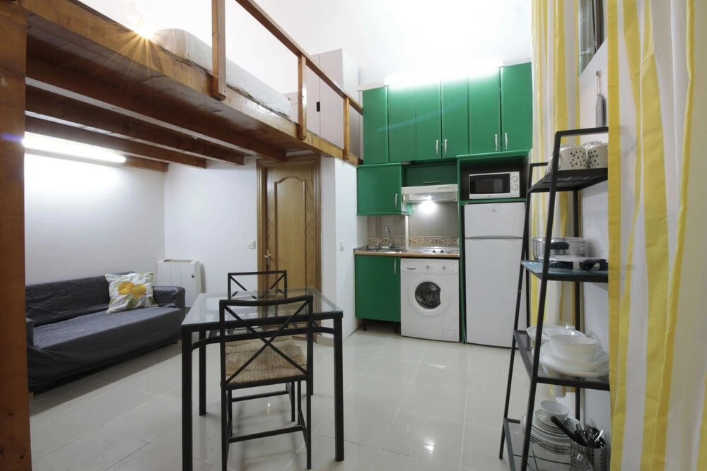 Dúplex en Bajos con Cama de Matrimonio y WiFi Metro Bilbao