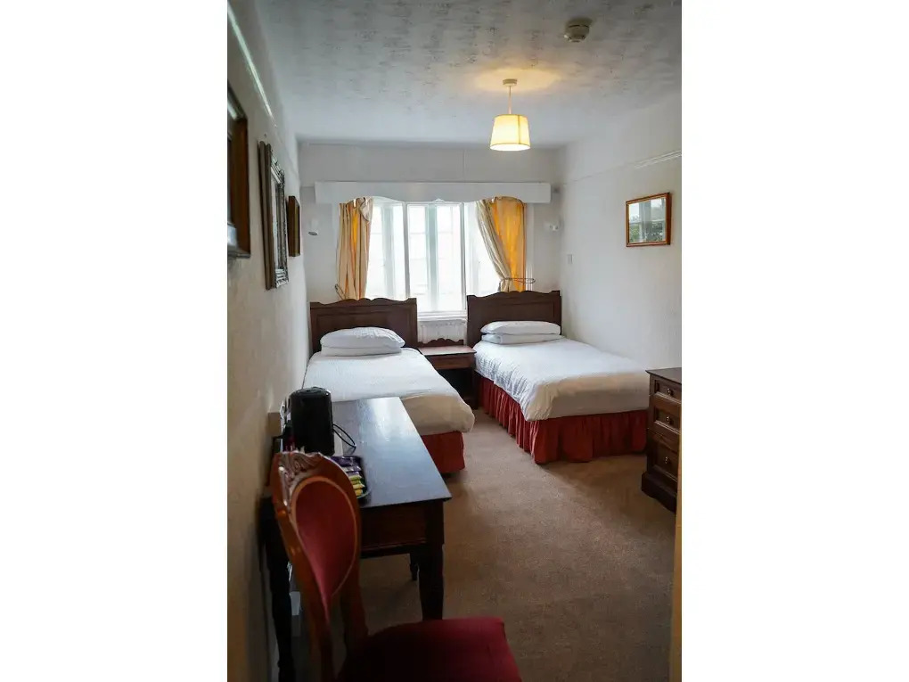 Fox & Hounds Hotel