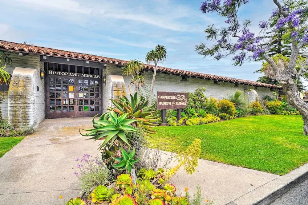 Quiet Carpinteria Cottage By Town & Beaches