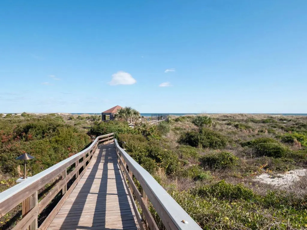 Hibiscus 103-B, 2 Bedrooms, Sleeps 6, Ocean Front, Ground Floor, 3 Pools