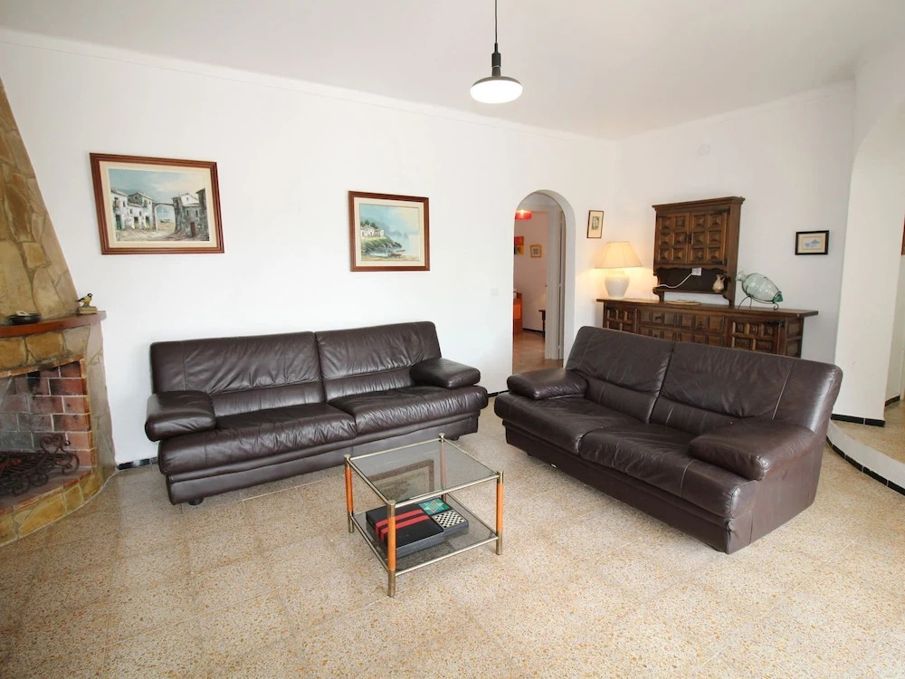 Villa in Empuriabrava With Private Pool Suitable for Families up to 6 People