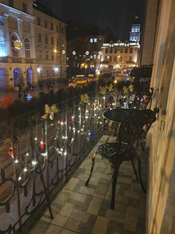 V.I.P.Apartmens Rynok Sqr.19