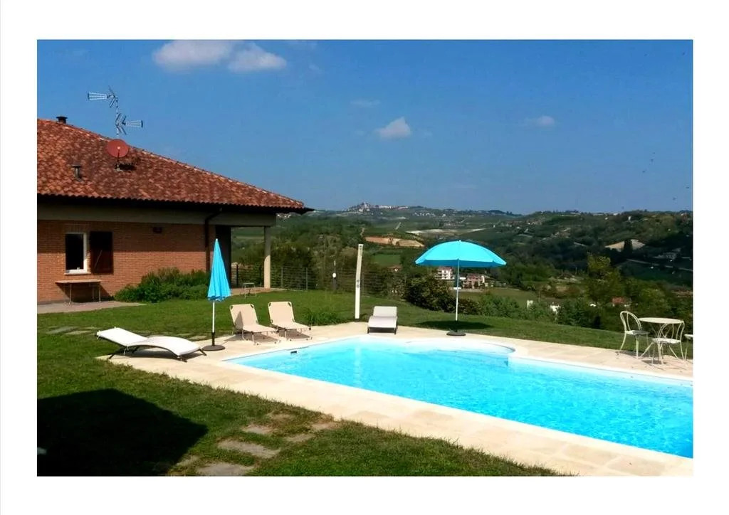 CONFINEDEISANTI Bed&Breakfast