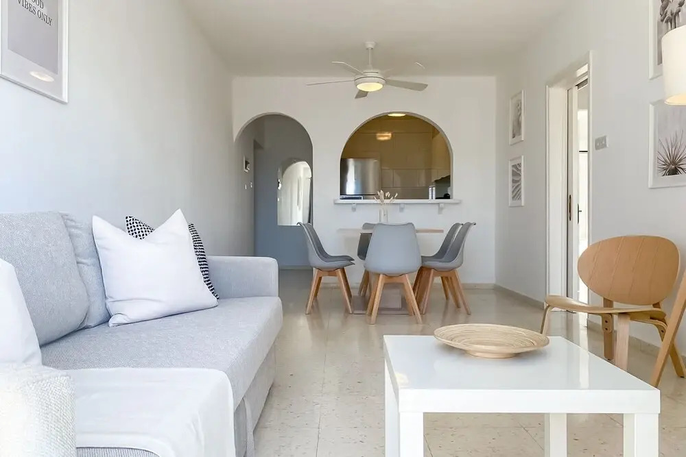 Phaedrus Living Byzantium Modern City Flat