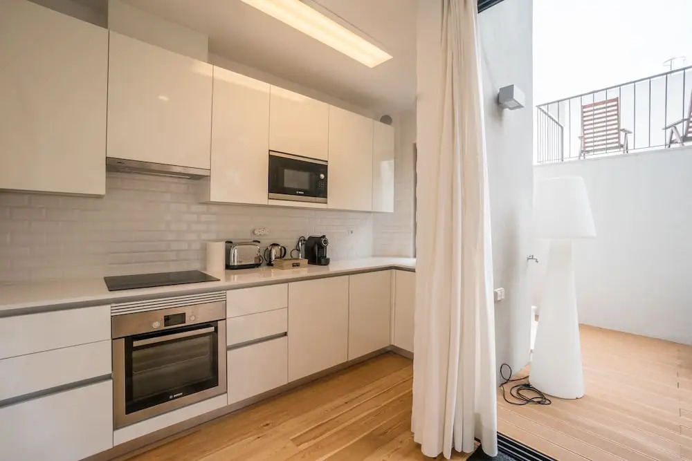 Gulbenkian 2 bedroom with Private Garden