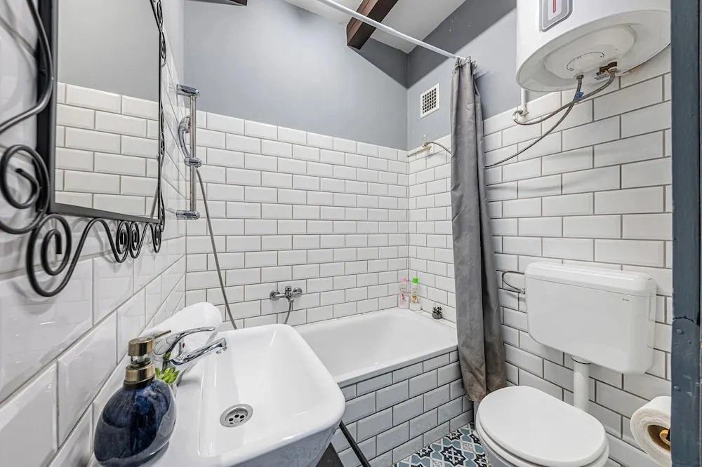 Cozy Nest Hideaway With A/C