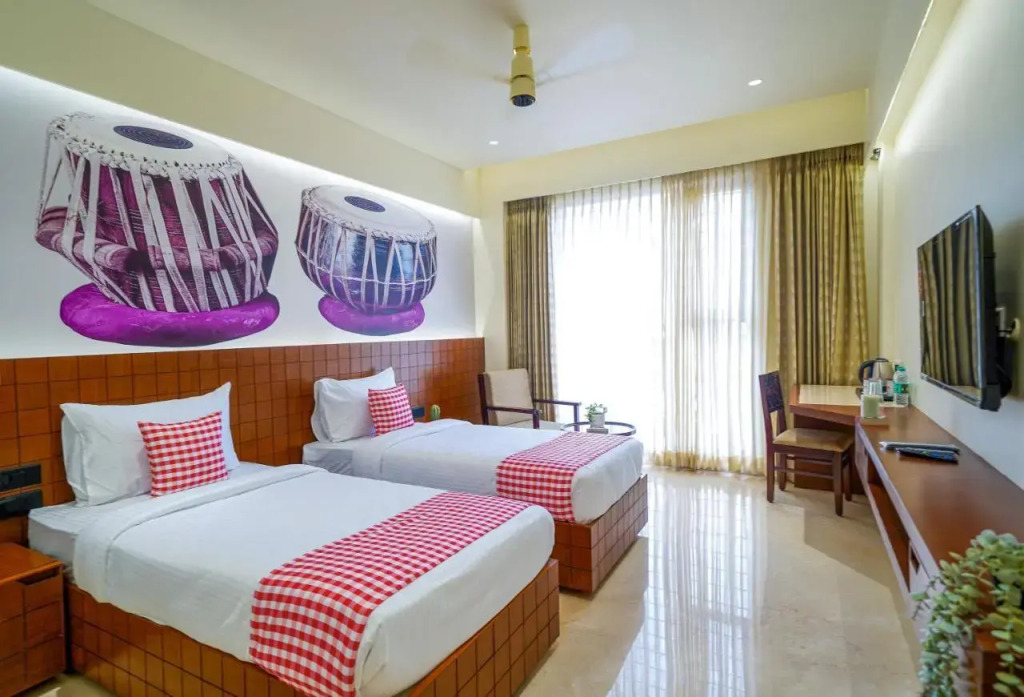 Oriva Tulips Inn and Suites - Nr. Majestic