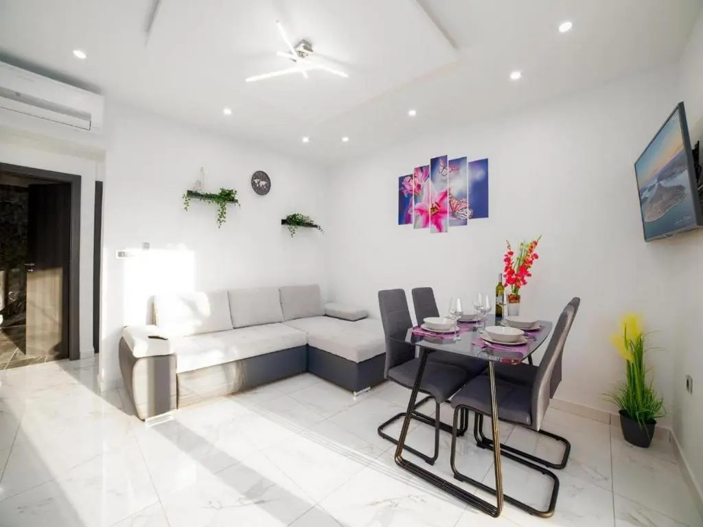 Vega Lux Apartment