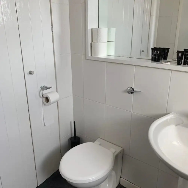 Two Bedroom Balcony Apartment Liverpool