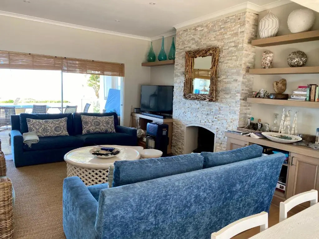 99 Beachyhead Drive, Plett