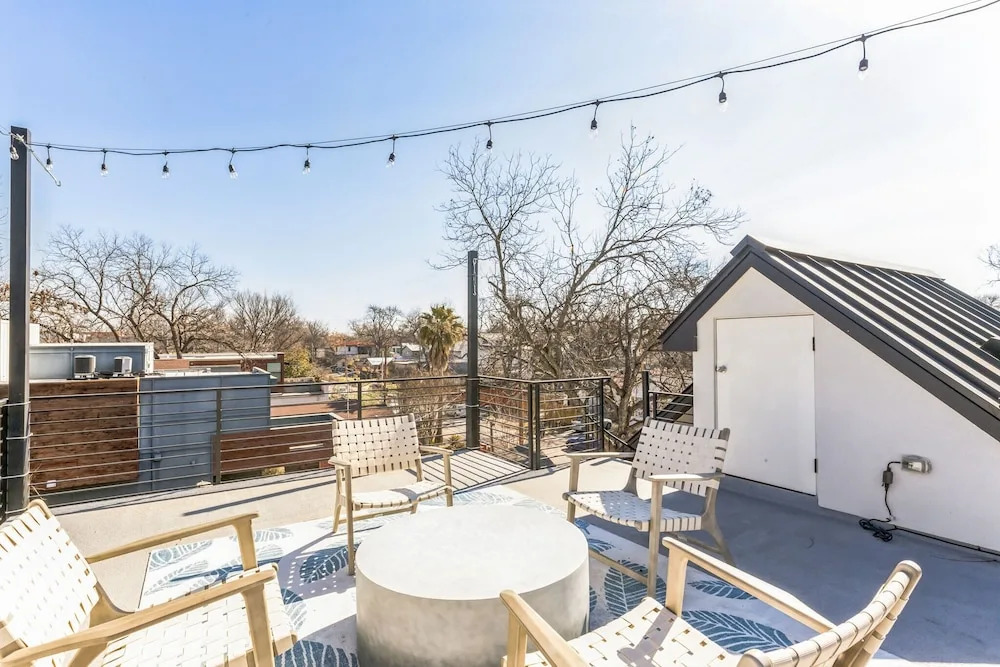 Chic Austin Getaway Brand New w/ Rooftop Patio!