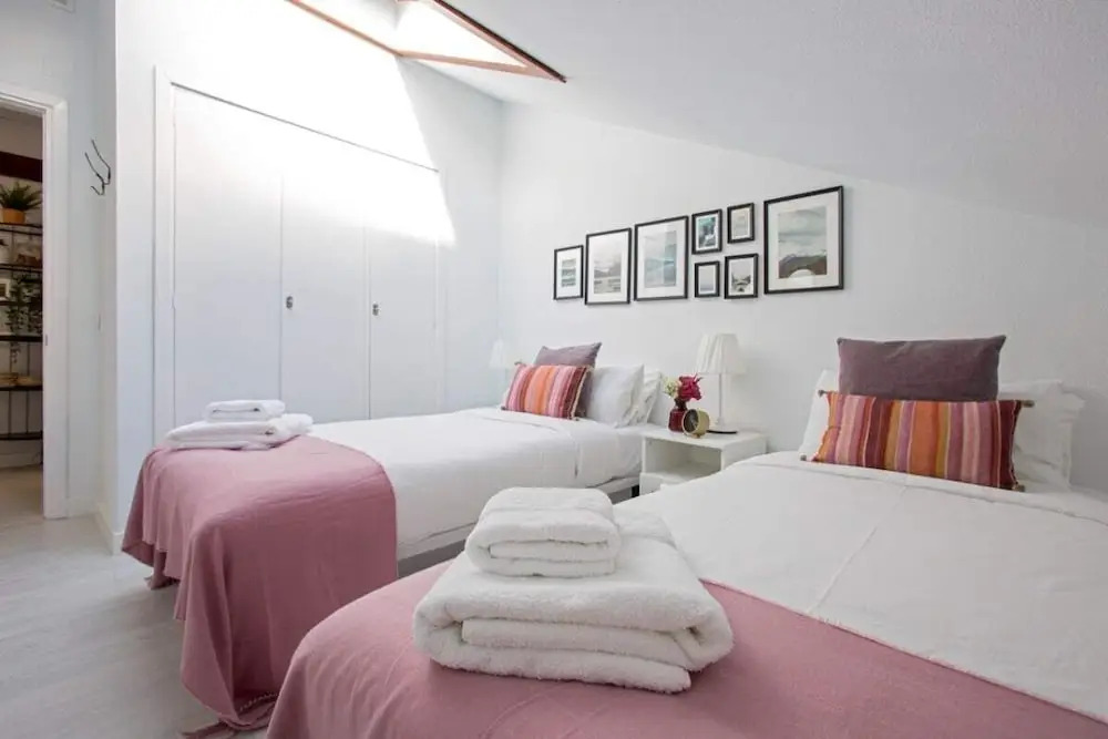 Lovely and chic 1 Bedroom Apt next to Puerta del Sol