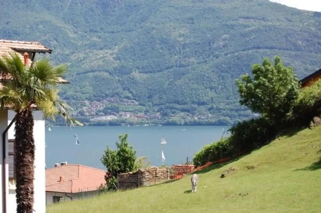 Wohnung ANNETTA mit Sicht auf See und Berge für 4-5 Personen
