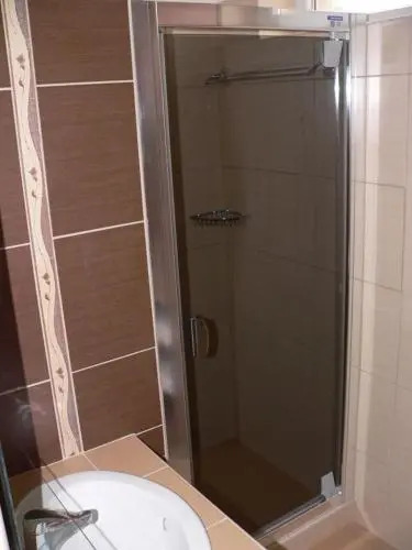 Szilfa Étterem Mariann Apartman