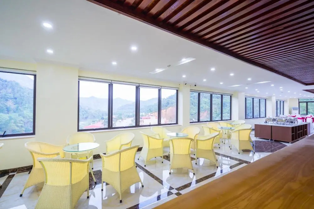 Dinh Gia Hotel