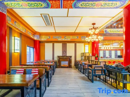 A thousand purple and red roof garden hotel (Guilin Liangjiang Sihu Scenic Area)