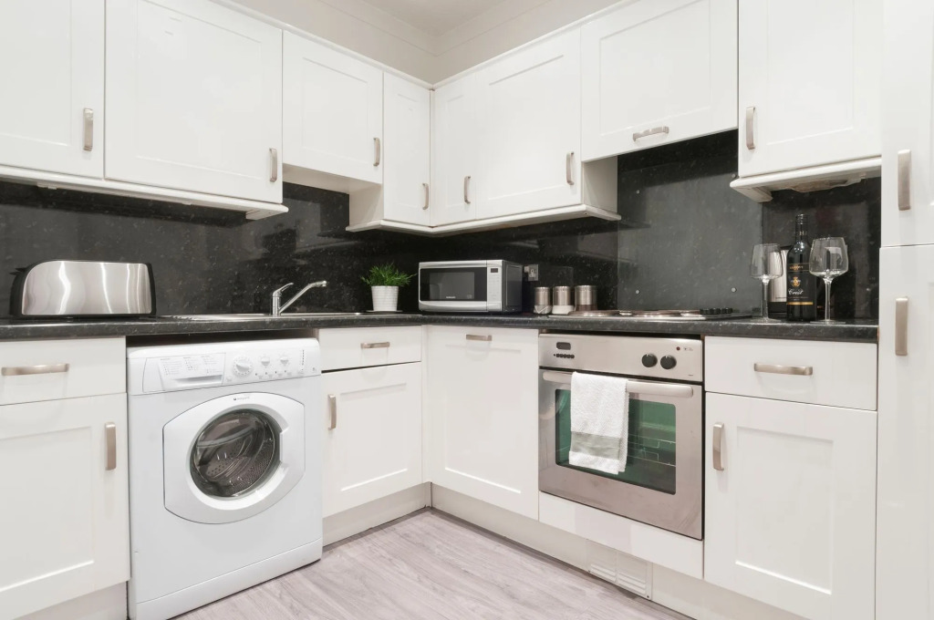 Canonmills Apartment