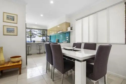 Golden Shores Unit 1, 21 Landsborough Parade