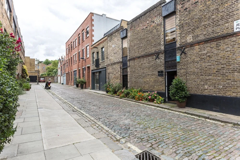 Beautiful 2 Bed Terrace House In Camden