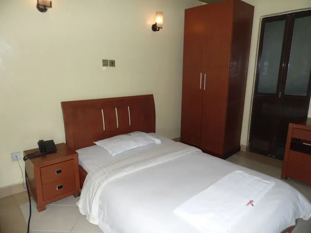 Raya Hotel CBD