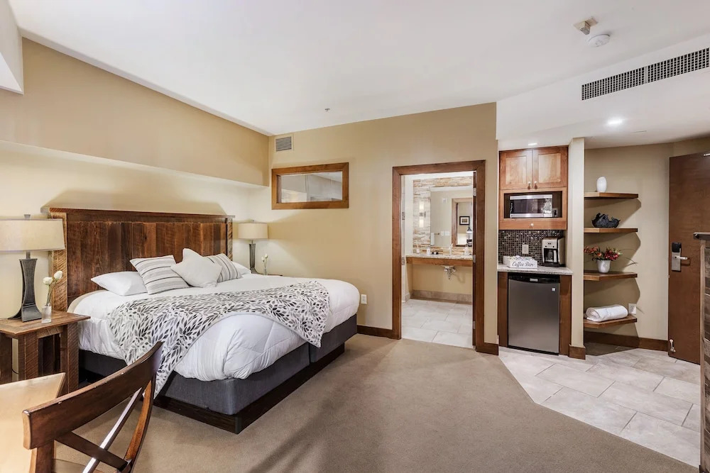 Sun King Suite