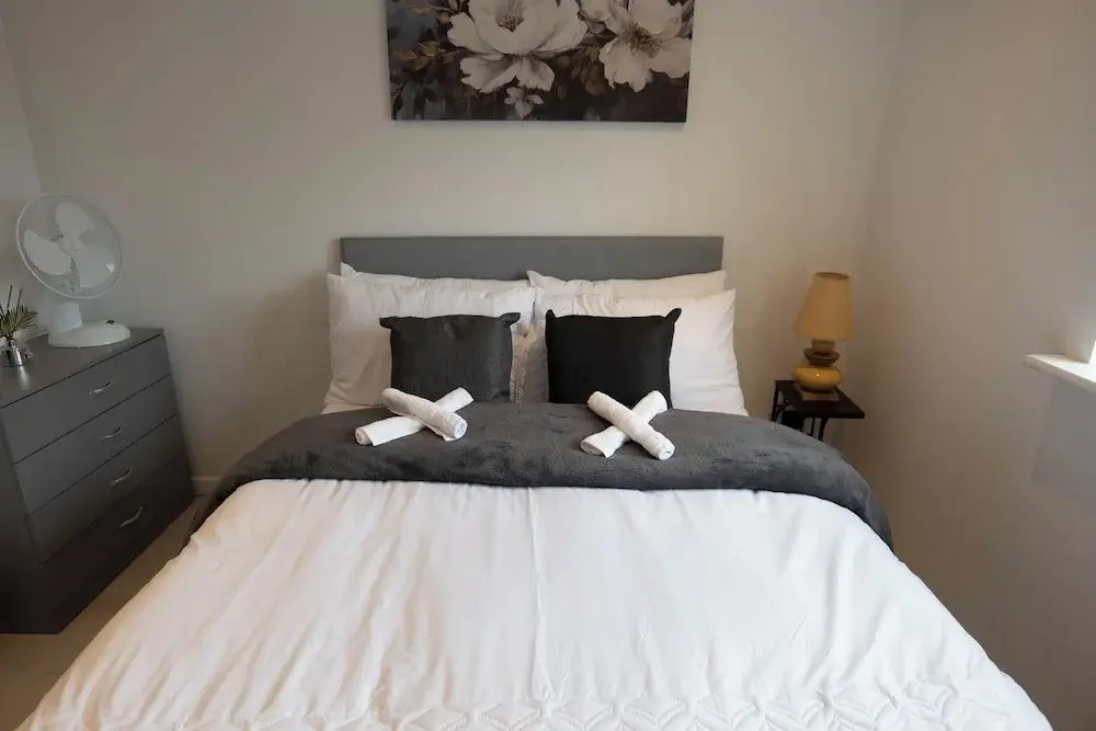 Beckton Docklands - 1 Bedroom - Sleeps 4 - Wifi
