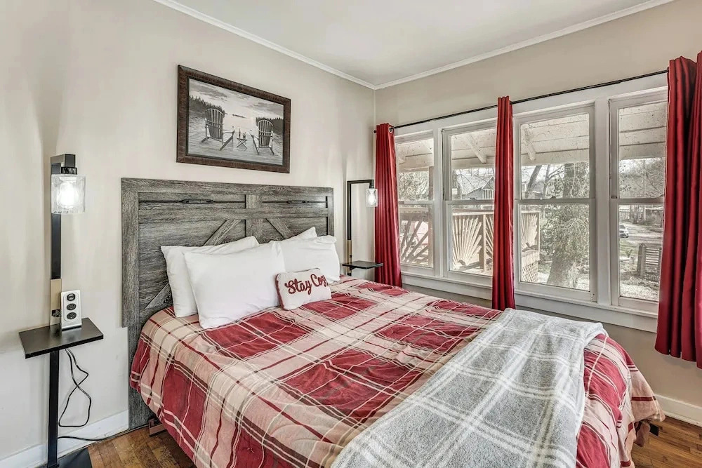 2 of Everything: Taneycomo House Resort