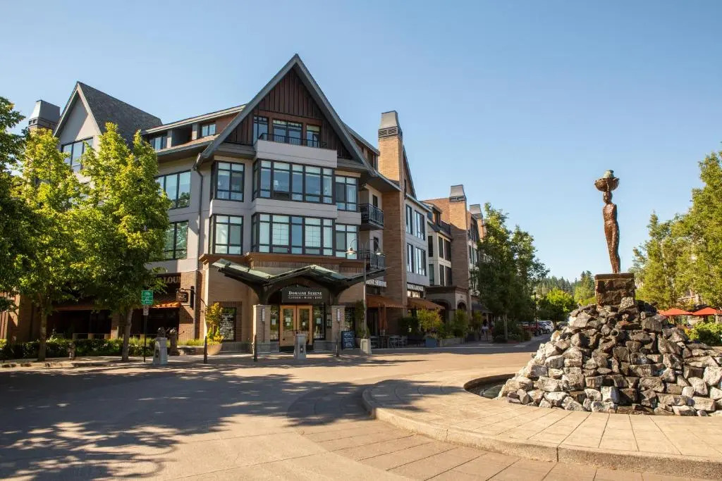 Lakeshore Inn