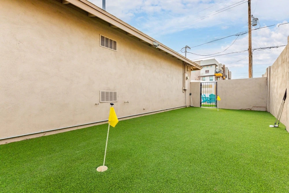 OldTown Lux 4BR/3BA HeatedPool+HotTub+GameRoom/14 by RedAwning