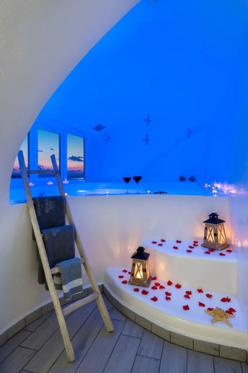 Fira Deep Blue Suites
