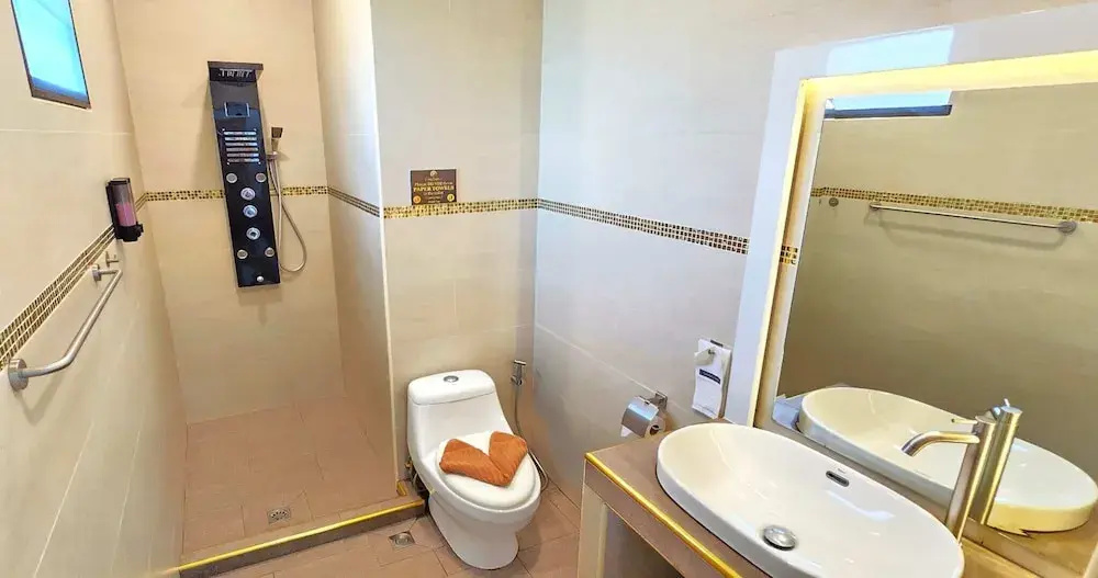 TUCHELAND Luxury Pool Villa Pattaya Walking Street