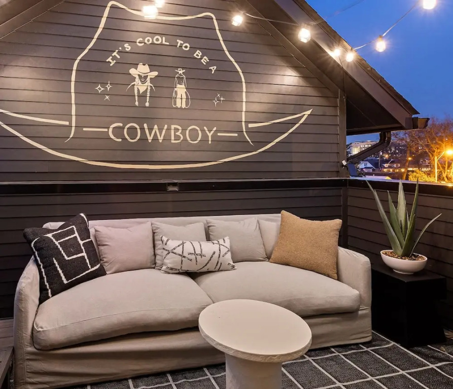 Modern Cowboy - Private Balcony - Mins To Broadway