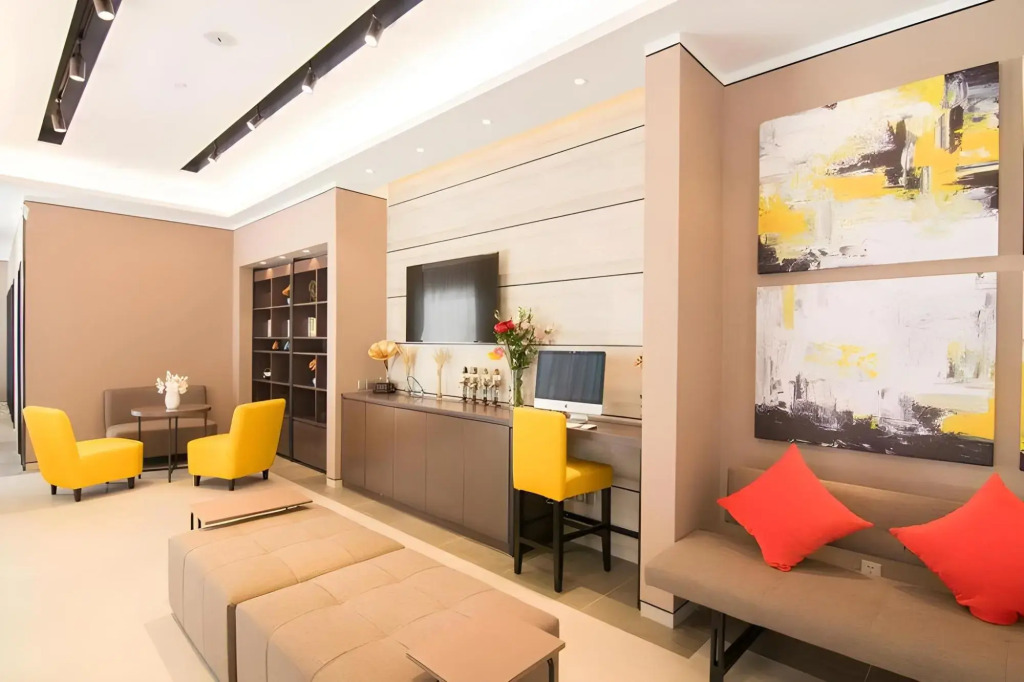 Homeinn Plus Hotel (Shanghai Dishui Lake Port City New World)