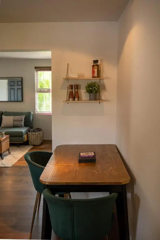 No 33 Stylish and Modern 1 Bed Apartment